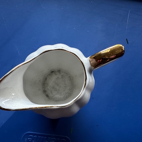 Grace Teaware Ivory Creamer with Gold Trim - Picture 3 of 4
